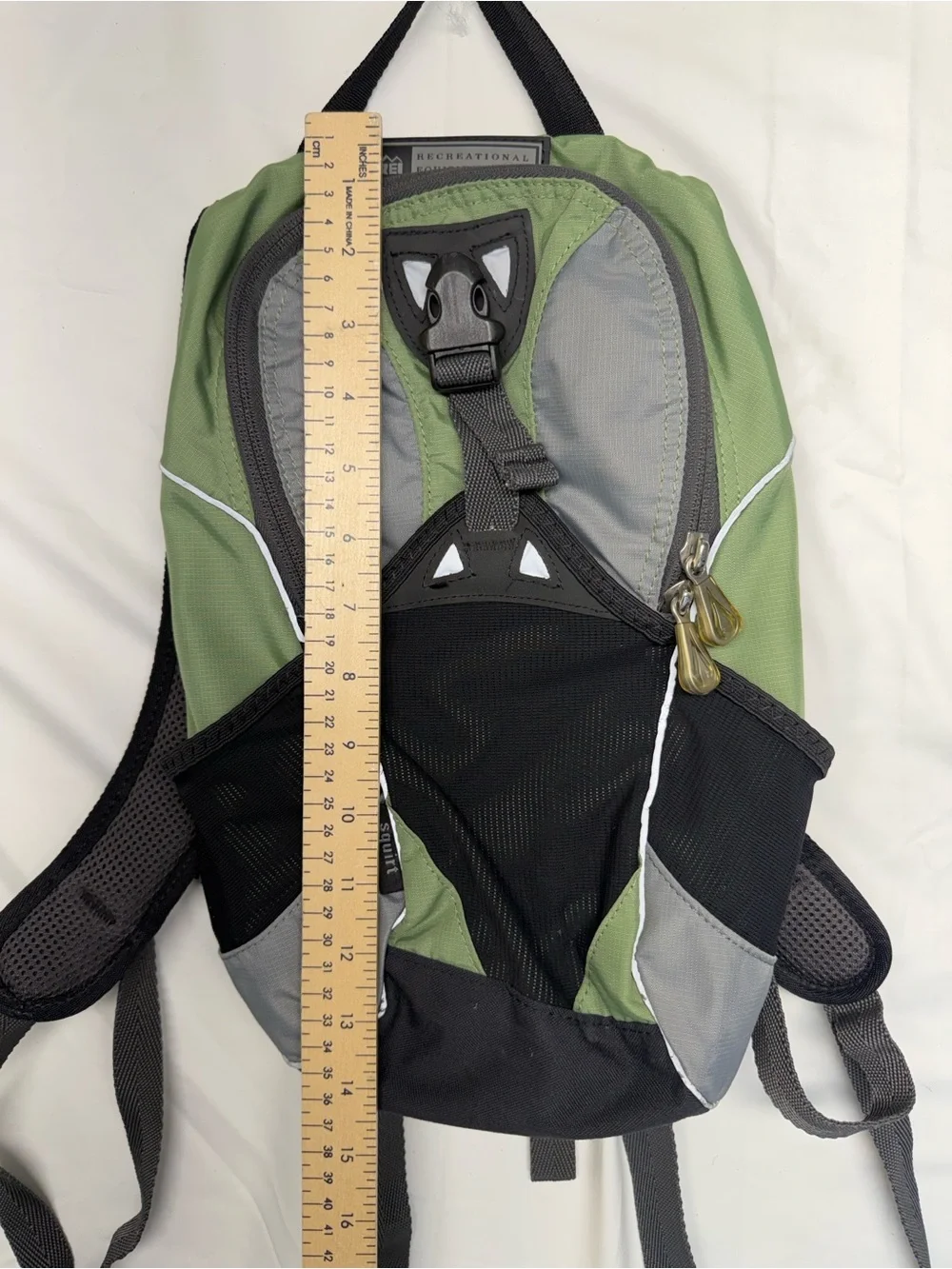 REI Green and Gray Men's Daypack with Black Accents